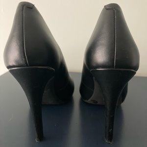 Black Jessica Simpson Pumps size 8